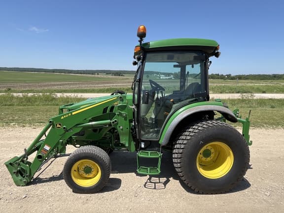 Image of John Deere 4066R equipment image 2