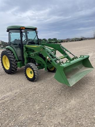Main image John Deere 4066R