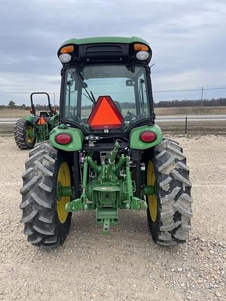 Image of John Deere 4066R equipment image 3