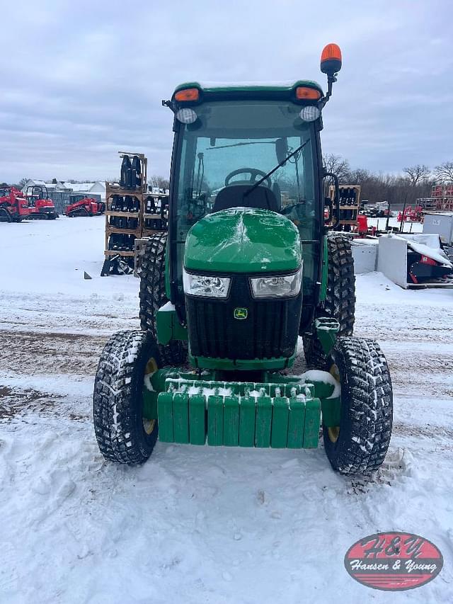 Image of John Deere 4066R equipment image 4