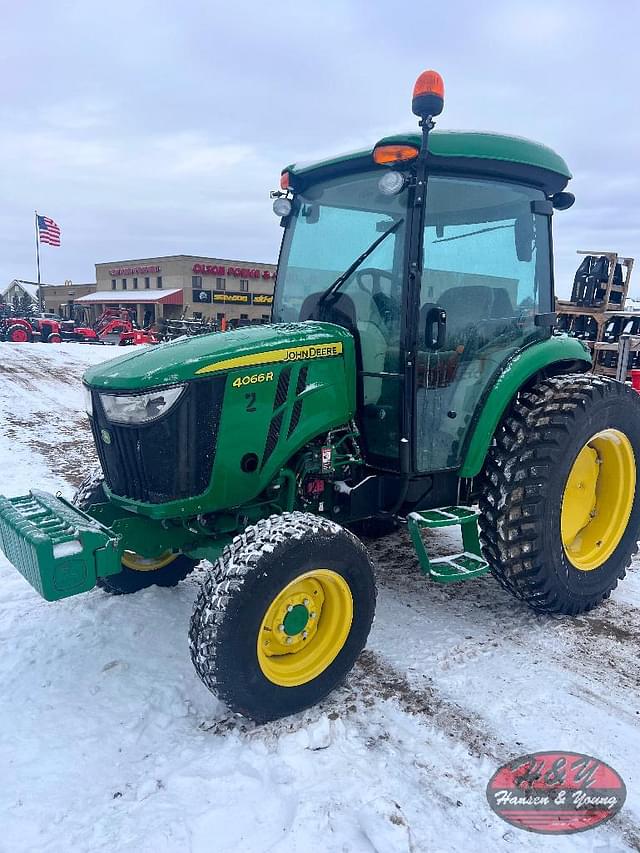 Image of John Deere 4066R equipment image 2