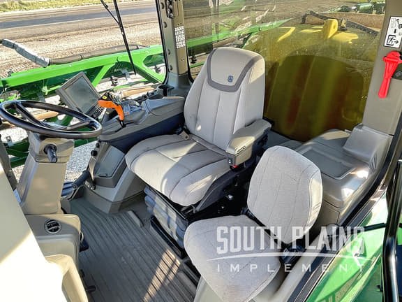 Image of John Deere 408R equipment image 4