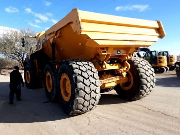 Image of John Deere 410E II equipment image 2