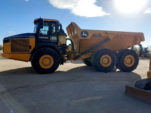 Image of John Deere 410E II equipment image 1