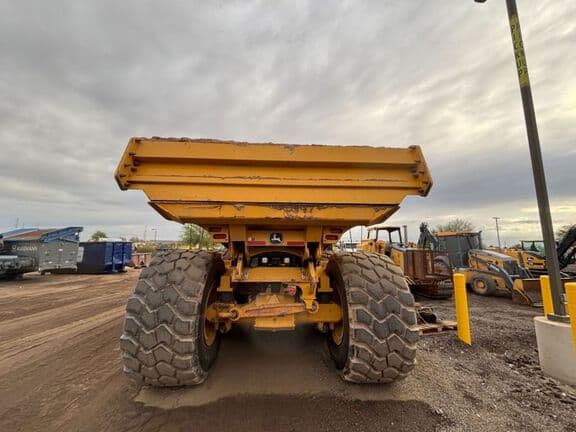 Image of John Deere 410E II equipment image 3