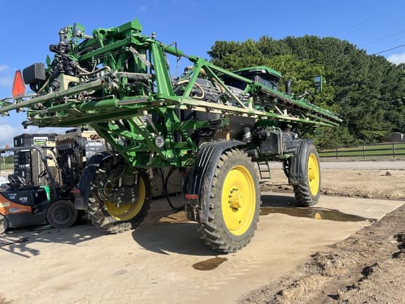 Image of John Deere 410R equipment image 1
