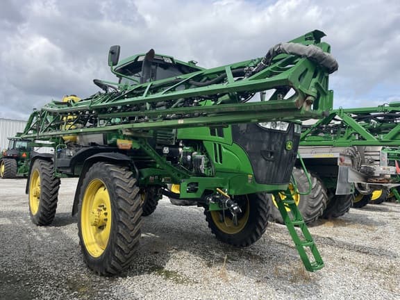 Image of John Deere 410R Image 1