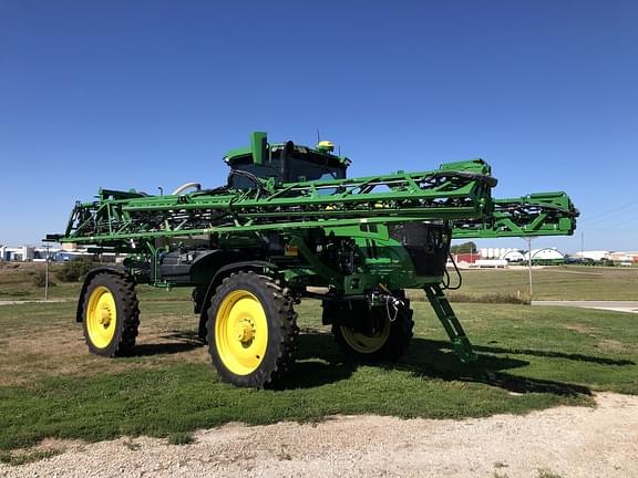 Main image John Deere 410R 11