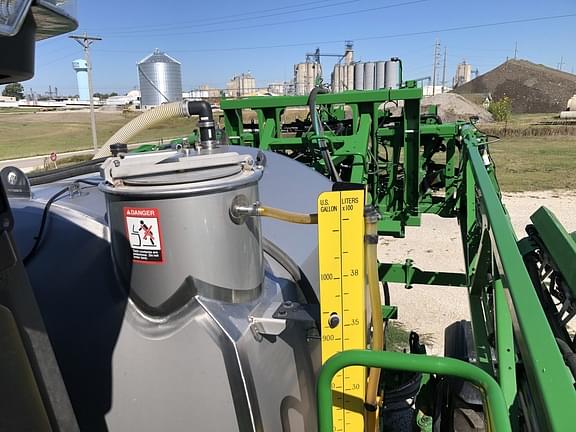 Main image John Deere 410R 28