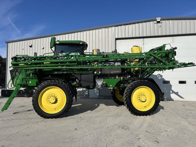 Image of John Deere 410R equipment image 2