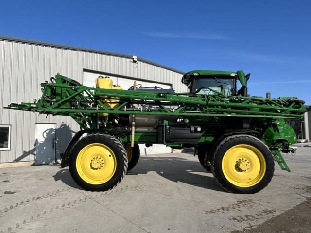 Image of John Deere 410R equipment image 3