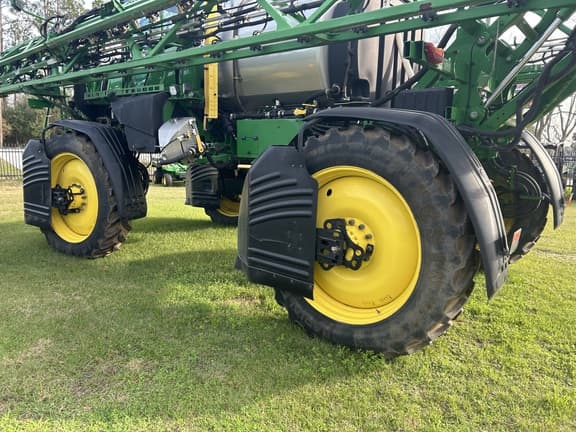 Image of John Deere 410R equipment image 2