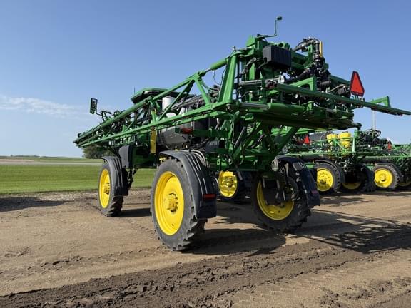 Image of John Deere 410R equipment image 4