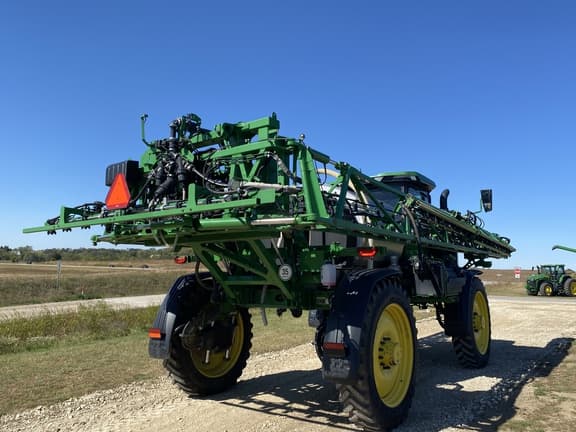 Image of John Deere 410R equipment image 4