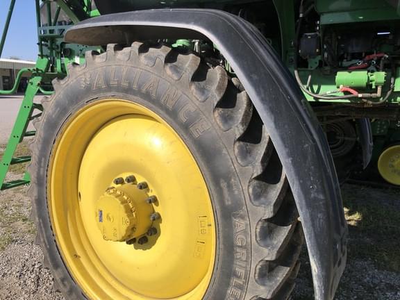 Image of John Deere 410R equipment image 4