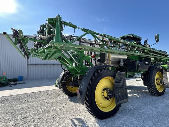 Image of John Deere 410R equipment image 3