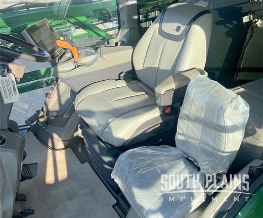 Image of John Deere 410R equipment image 4