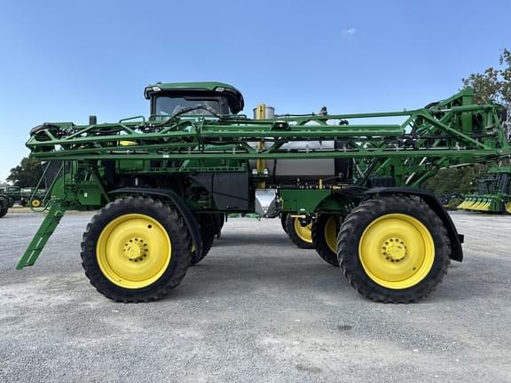 Image of John Deere 410R equipment image 4