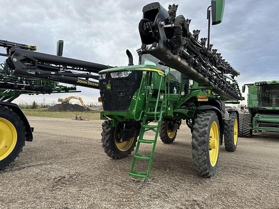 Image of John Deere 410R equipment image 2