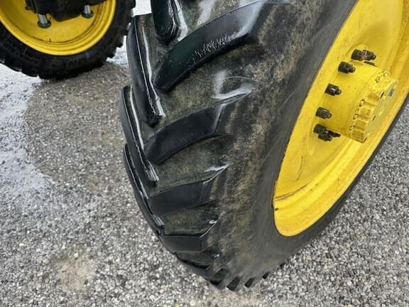 Image of John Deere 410R equipment image 3