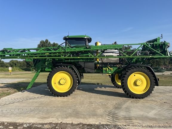2022 John Deere 410R Equipment Image0