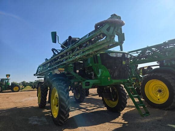 Image of John Deere 410R equipment image 4
