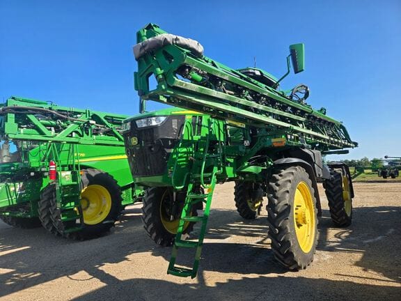 2022 John Deere 410R Equipment Image0