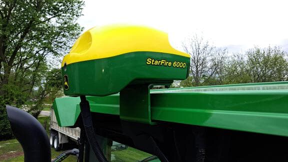 Image of John Deere 410R equipment image 2