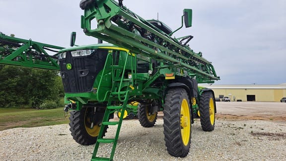 2022 John Deere 410R Equipment Image0