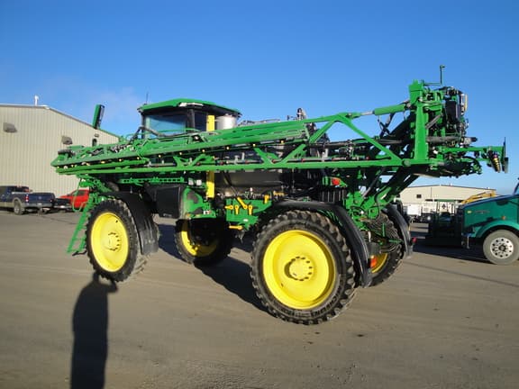 Image of John Deere 410R equipment image 2
