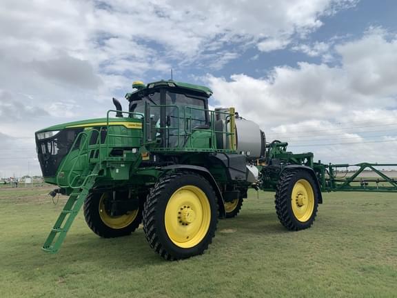 Image of John Deere 410R equipment image 4