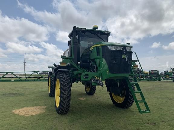 Image of John Deere 410R equipment image 2