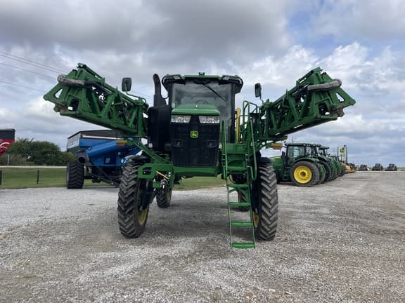 Image of John Deere 410R equipment image 4