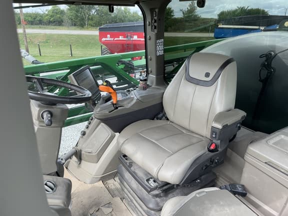 Image of John Deere 410R equipment image 3