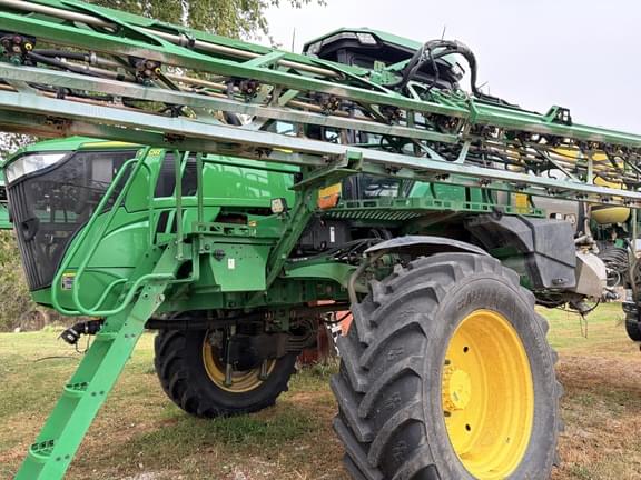 Image of John Deere 410R equipment image 1