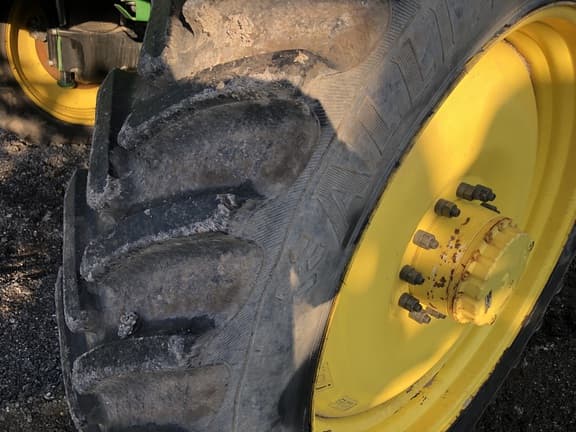 Image of John Deere 410R equipment image 4