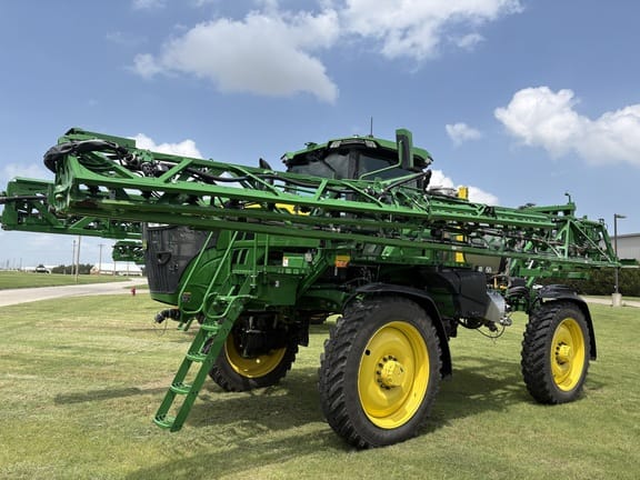2022 John Deere 410R Equipment Image0