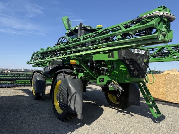 2022 John Deere 410R Equipment Image0