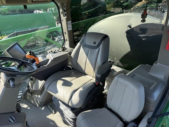 Image of John Deere 410R equipment image 4