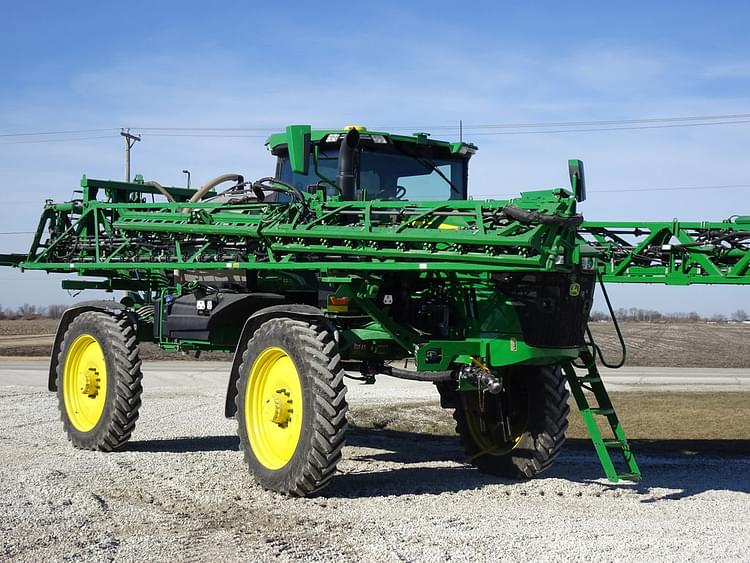 2022 John Deere 410R Equipment Image0