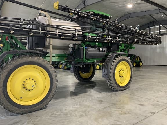 Image of John Deere 410R equipment image 4