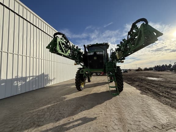 Image of John Deere 410R equipment image 1