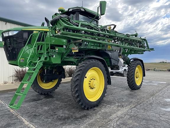 Image of John Deere 410R equipment image 4