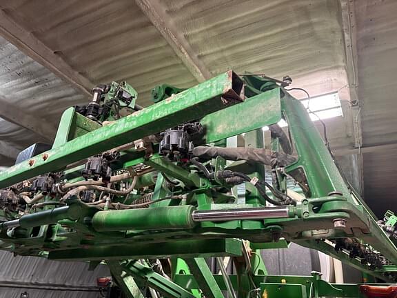 Image of John Deere 410R equipment image 3