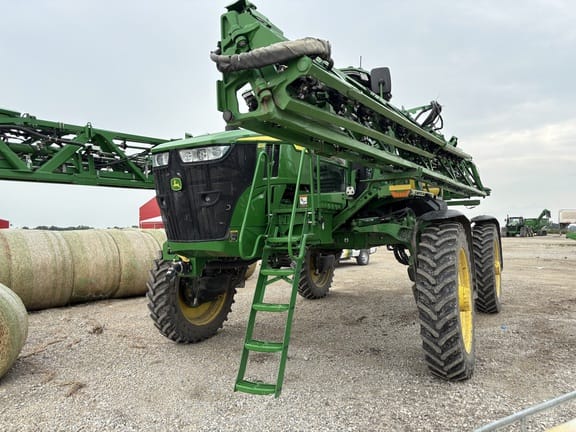 2022 John Deere 410R Equipment Image0