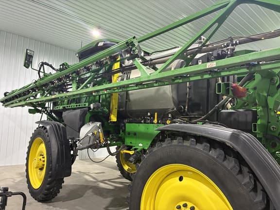 Image of John Deere 410R equipment image 2