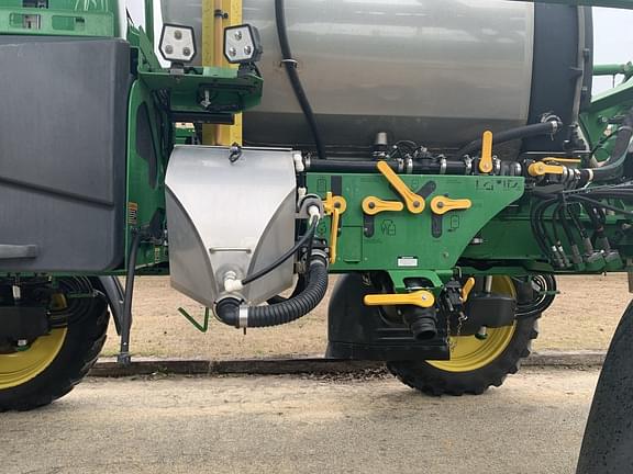 Image of John Deere 410R equipment image 1
