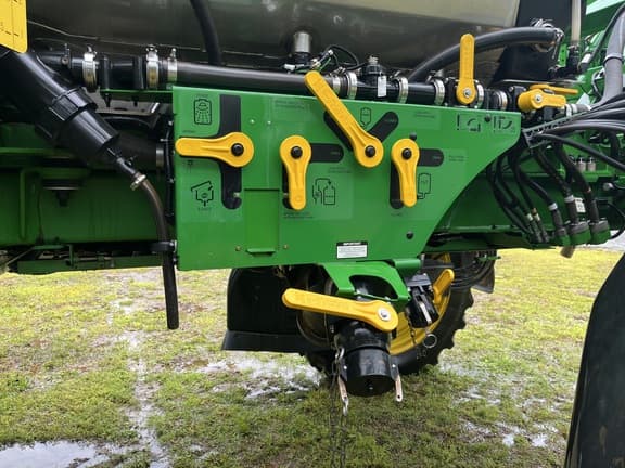 Image of John Deere 410R equipment image 4