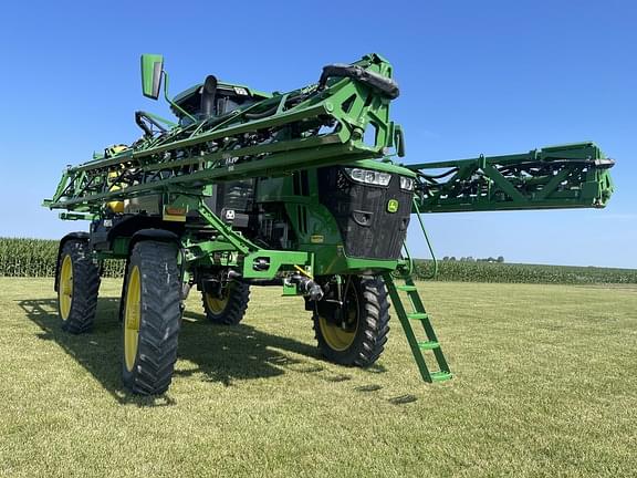 Image of John Deere 410R equipment image 2