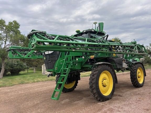 2022 John Deere 410R Equipment Image0